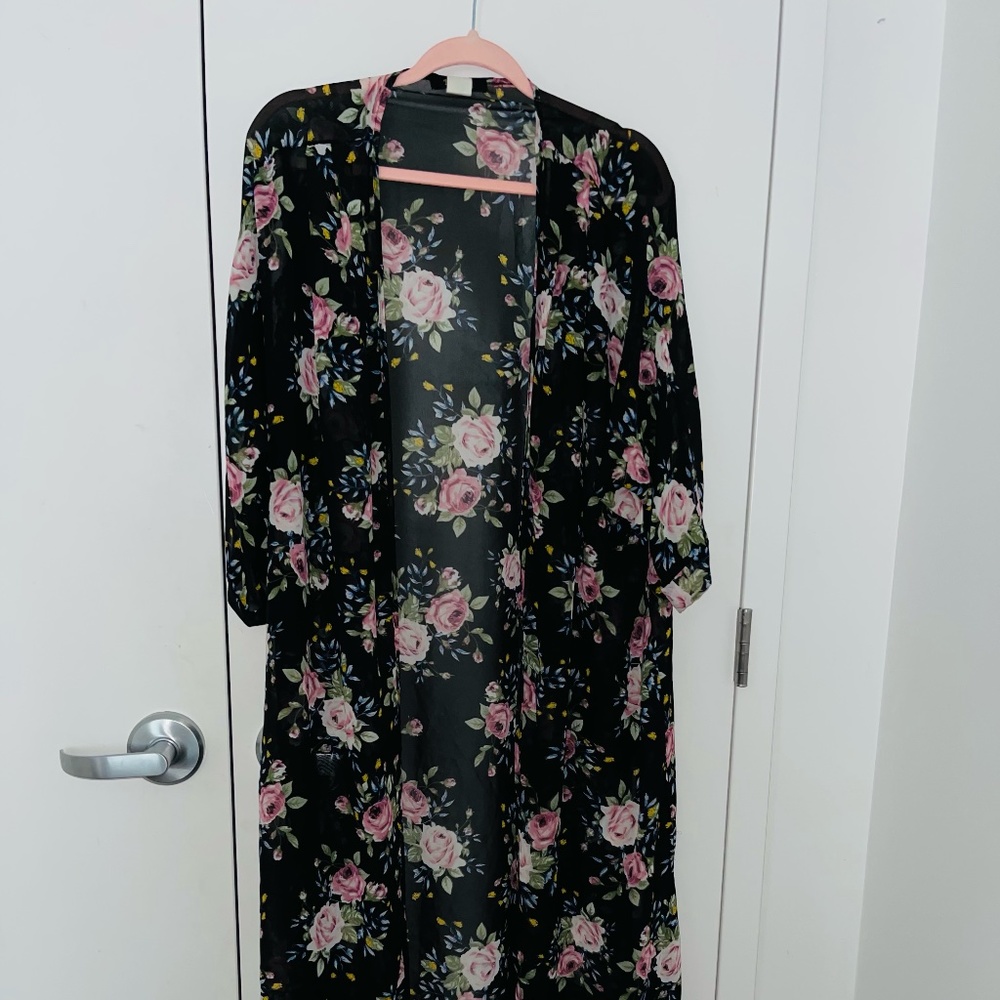 Plus Size - Black Floral Long Cardigan